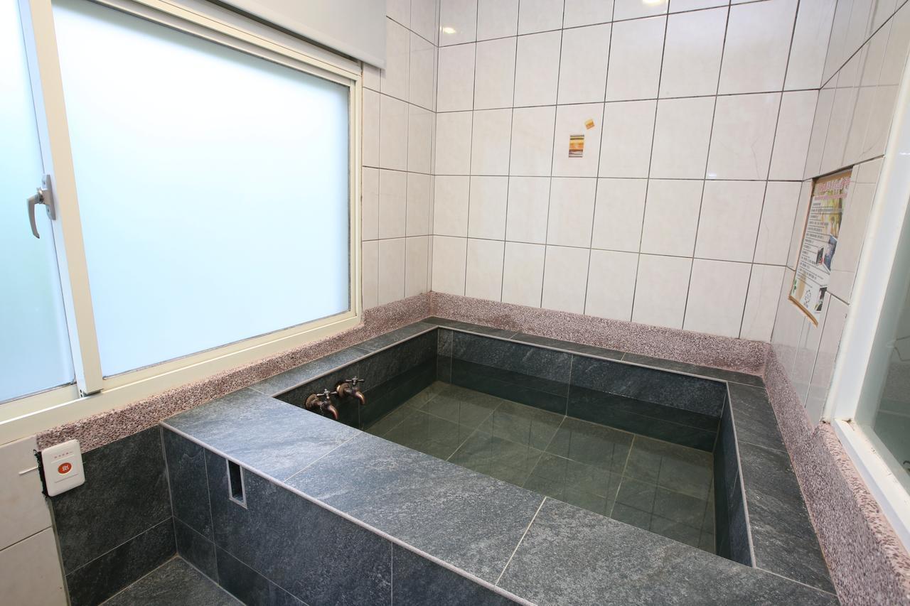 Cyuan Tang Hot Spring Hotel Jiaoxi Zewnętrze zdjęcie