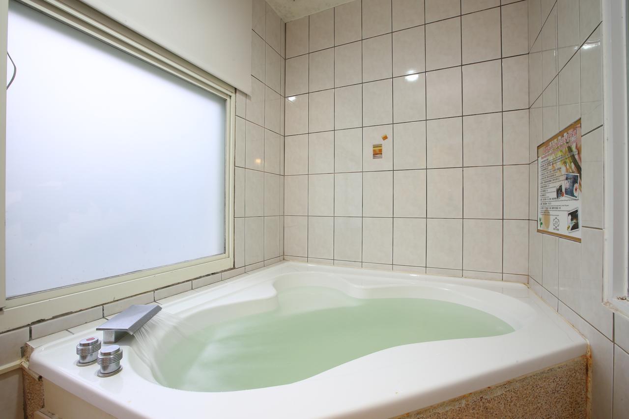 Cyuan Tang Hot Spring Hotel Jiaoxi Zewnętrze zdjęcie