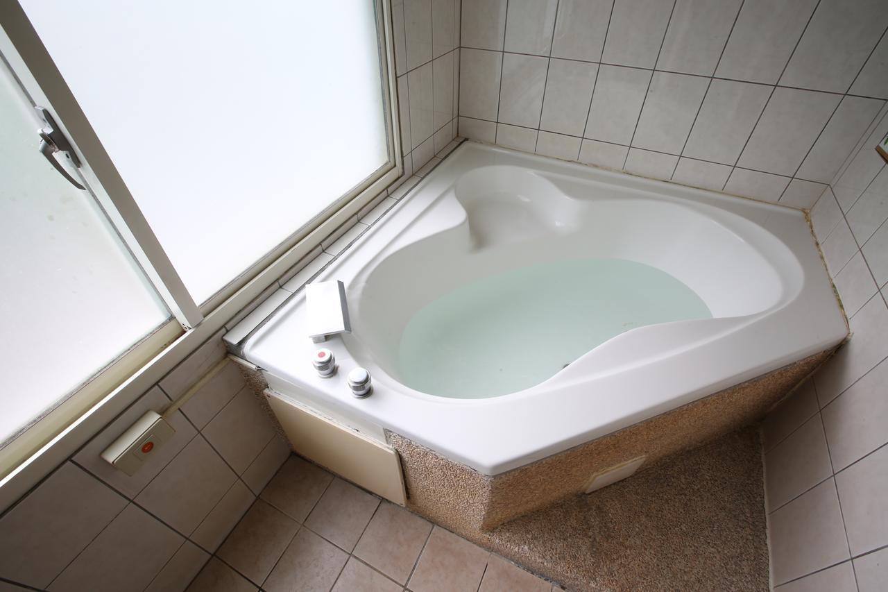 Cyuan Tang Hot Spring Hotel Jiaoxi Zewnętrze zdjęcie